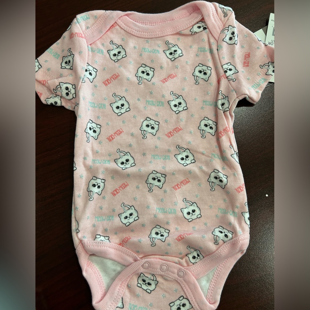 QUILTEX - 5 Piece Layette Set - Picture 5 of 8